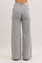 Load image into Gallery viewer, Judy Blue Pintuck Wide Leg Jean
