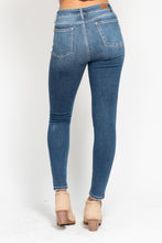 Load image into Gallery viewer, Judy Blue High Rise Skinny
