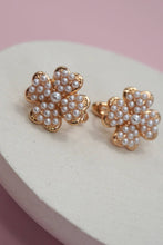 Load image into Gallery viewer, FLOWER STUD EARRINGS
