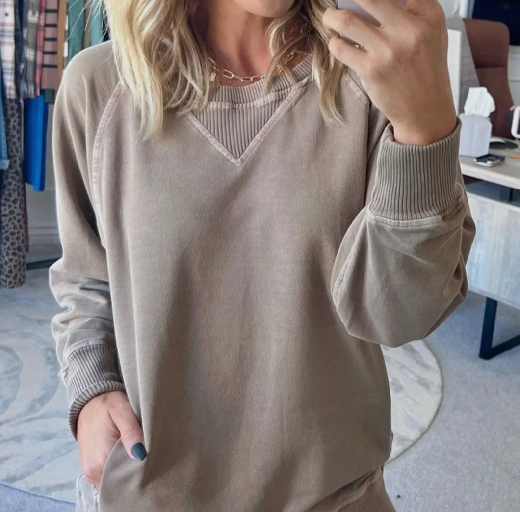 Ribbed Pocket Crewneck