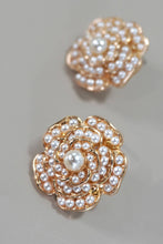 Load image into Gallery viewer, FLOWER PEARL EARRINGS
