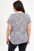 Load image into Gallery viewer, Leopard Print V-Neck Top
