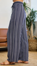 Load image into Gallery viewer, Striped Light Weight Pants
