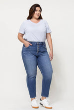 Load image into Gallery viewer, Stretch Mom Jean
